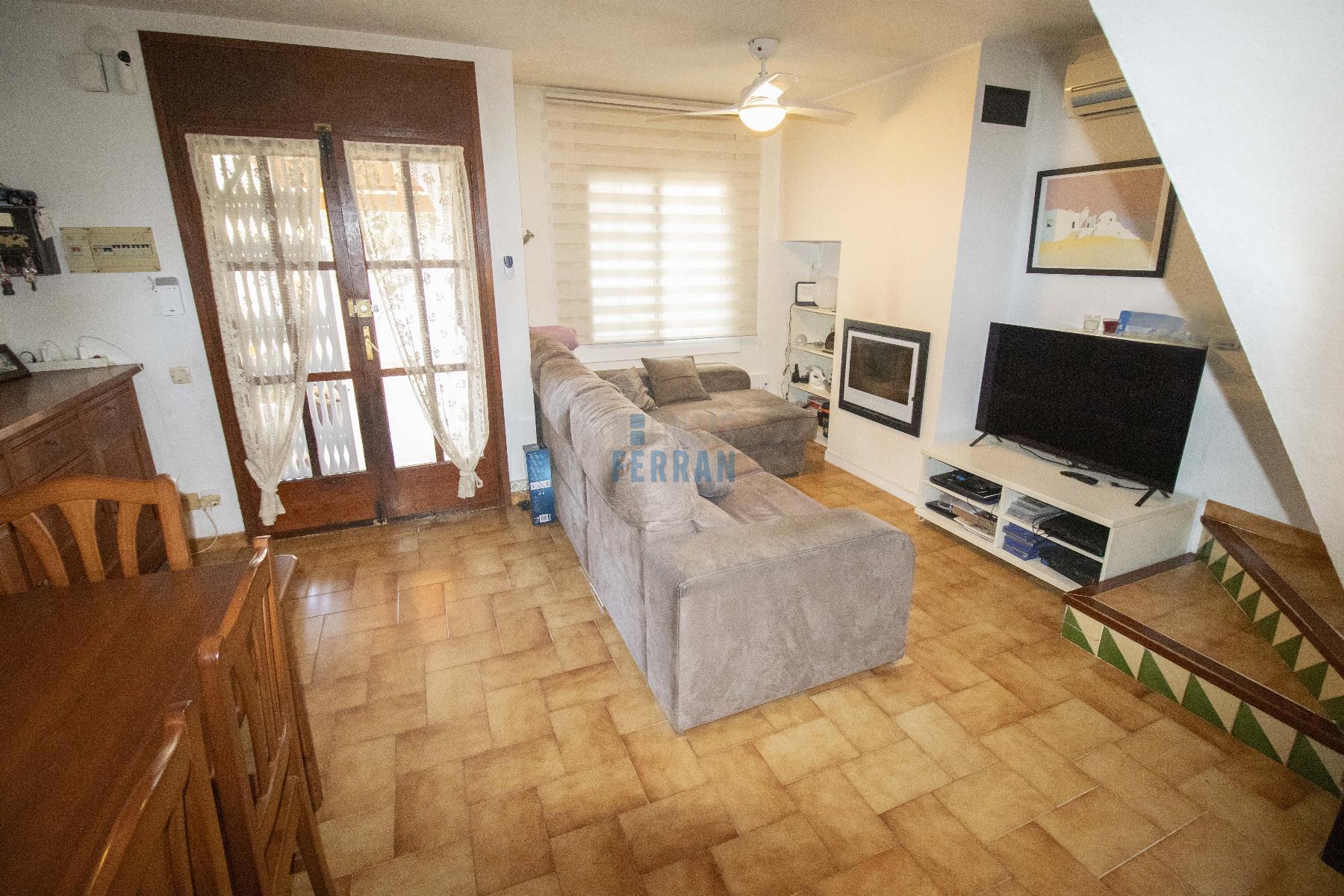 For sale of house in Coma - Ruga
