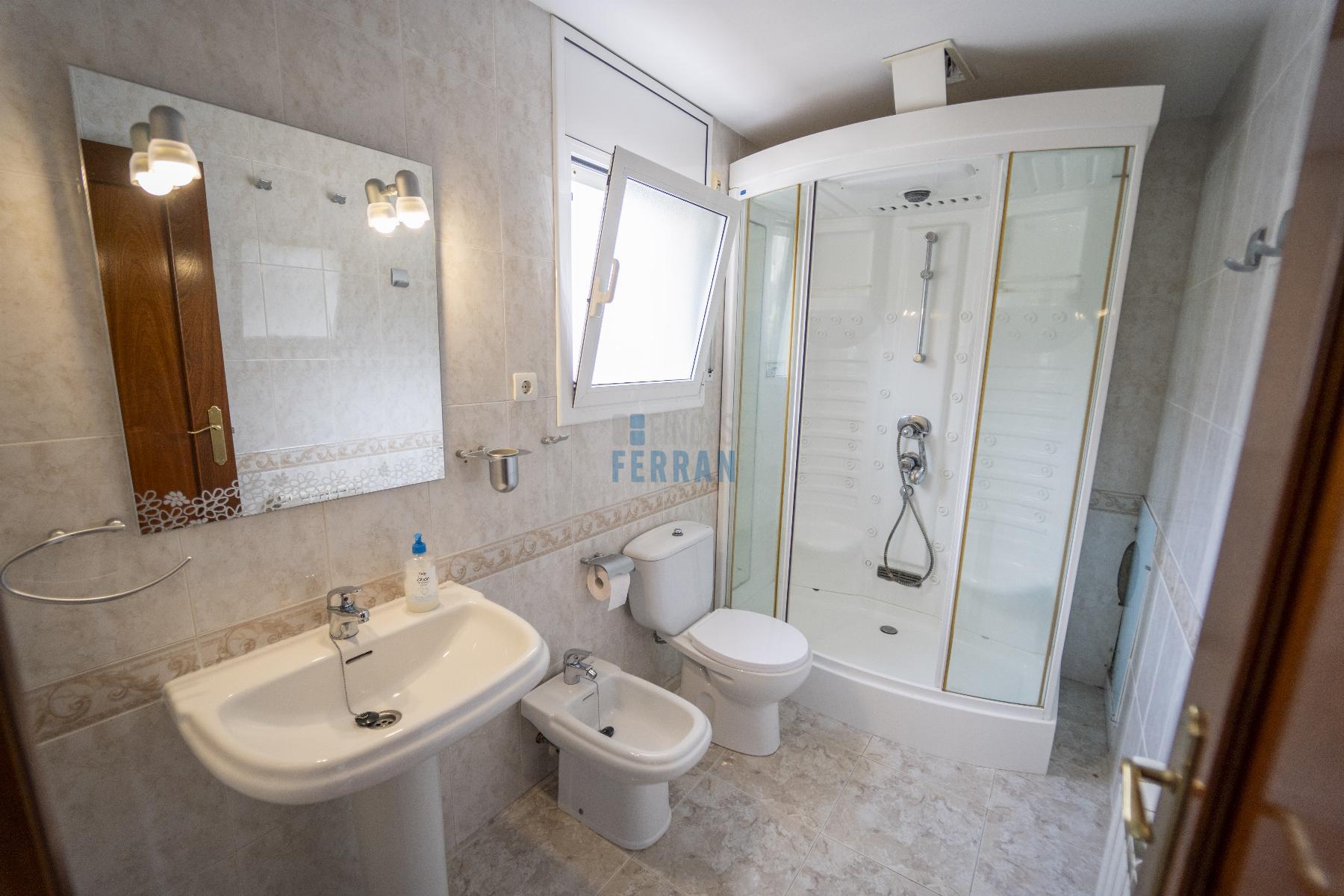 For sale of house in Coma - Ruga