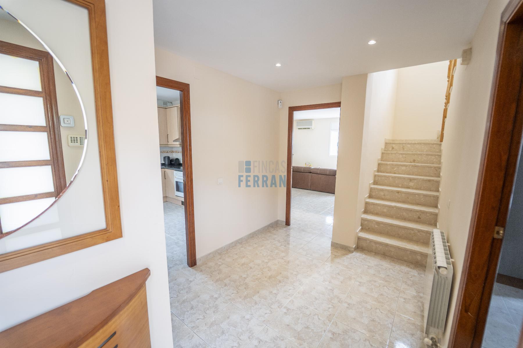 For sale of house in Coma - Ruga