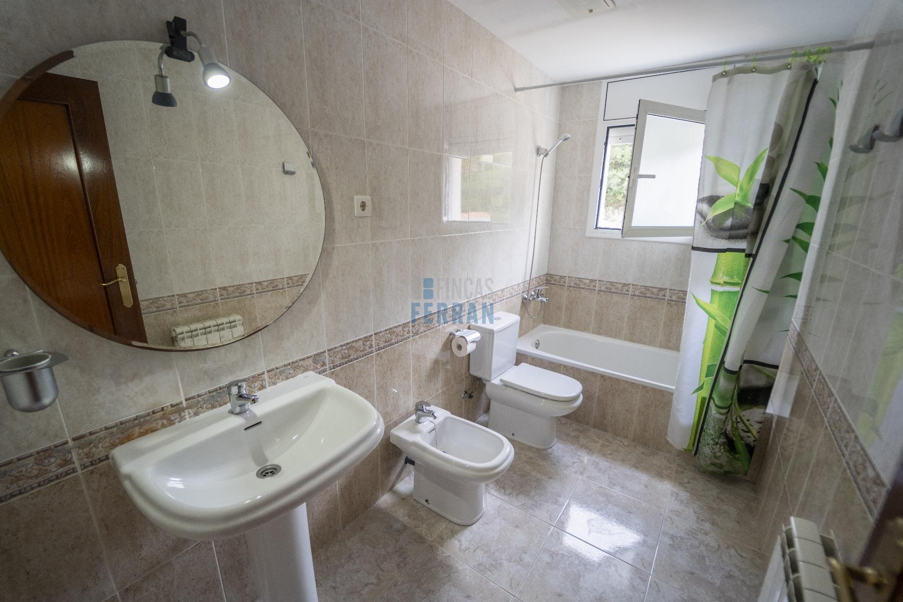 For sale of house in Coma - Ruga
