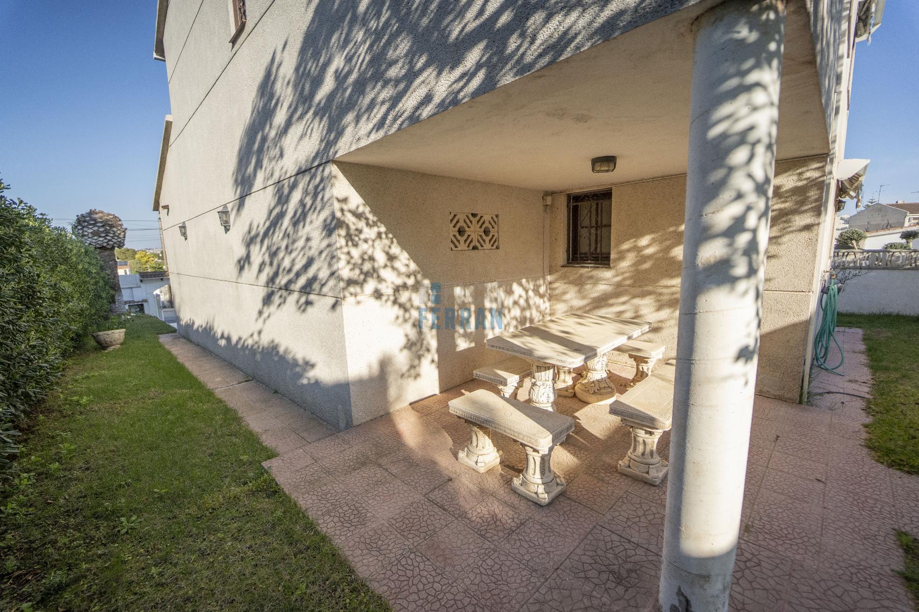 Venta de casa en Coma - Ruga