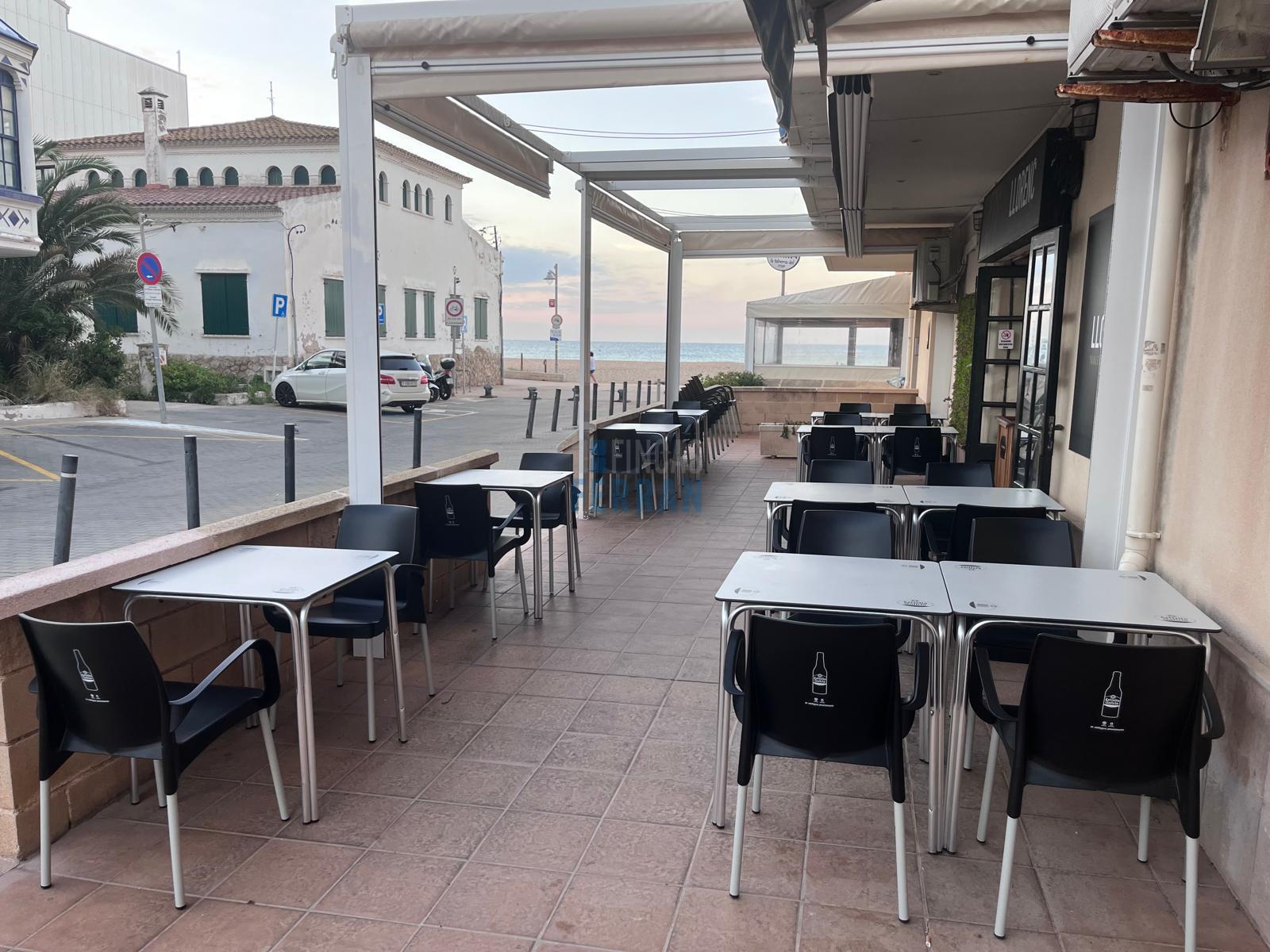For sale of premises in Coma - Ruga