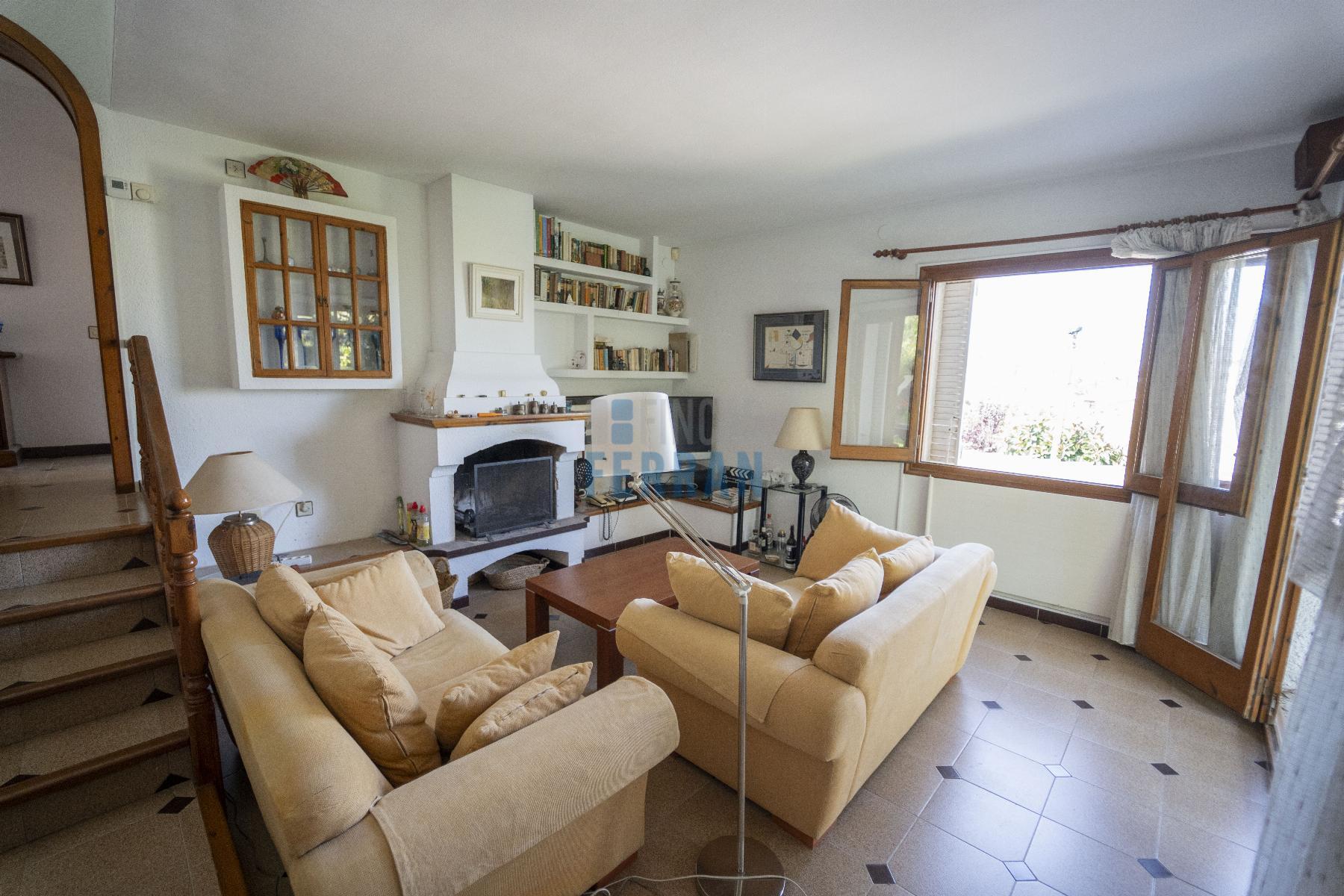 For sale of house in Coma - Ruga