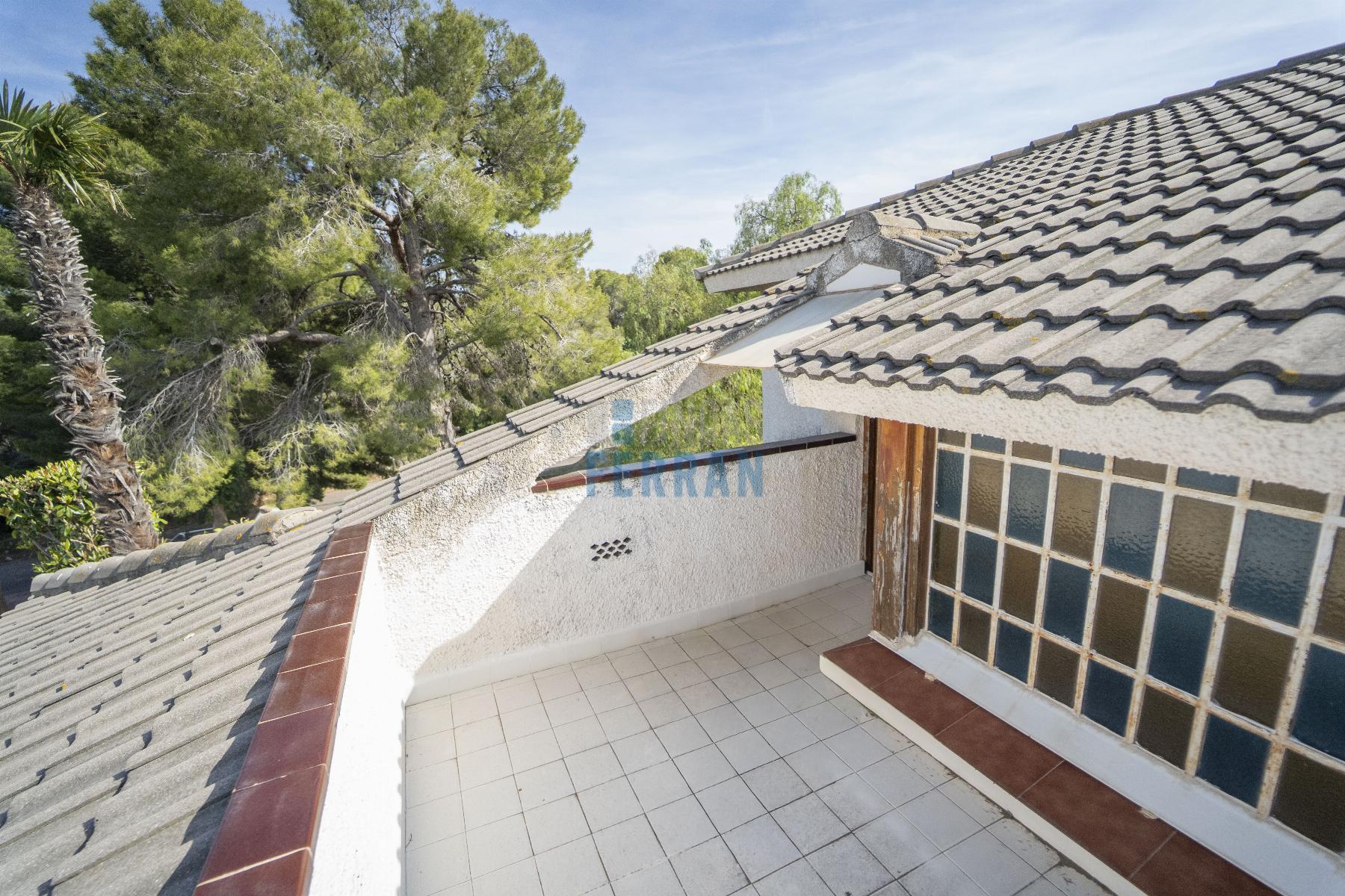 For sale of house in Coma - Ruga