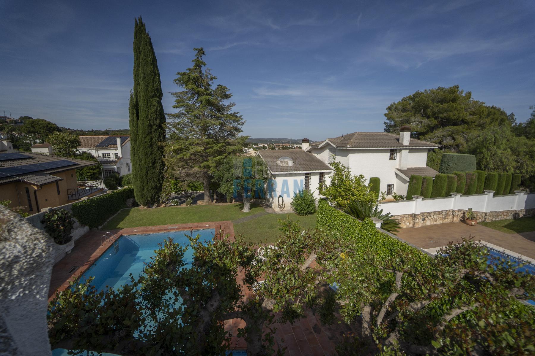 For sale of house in Coma - Ruga