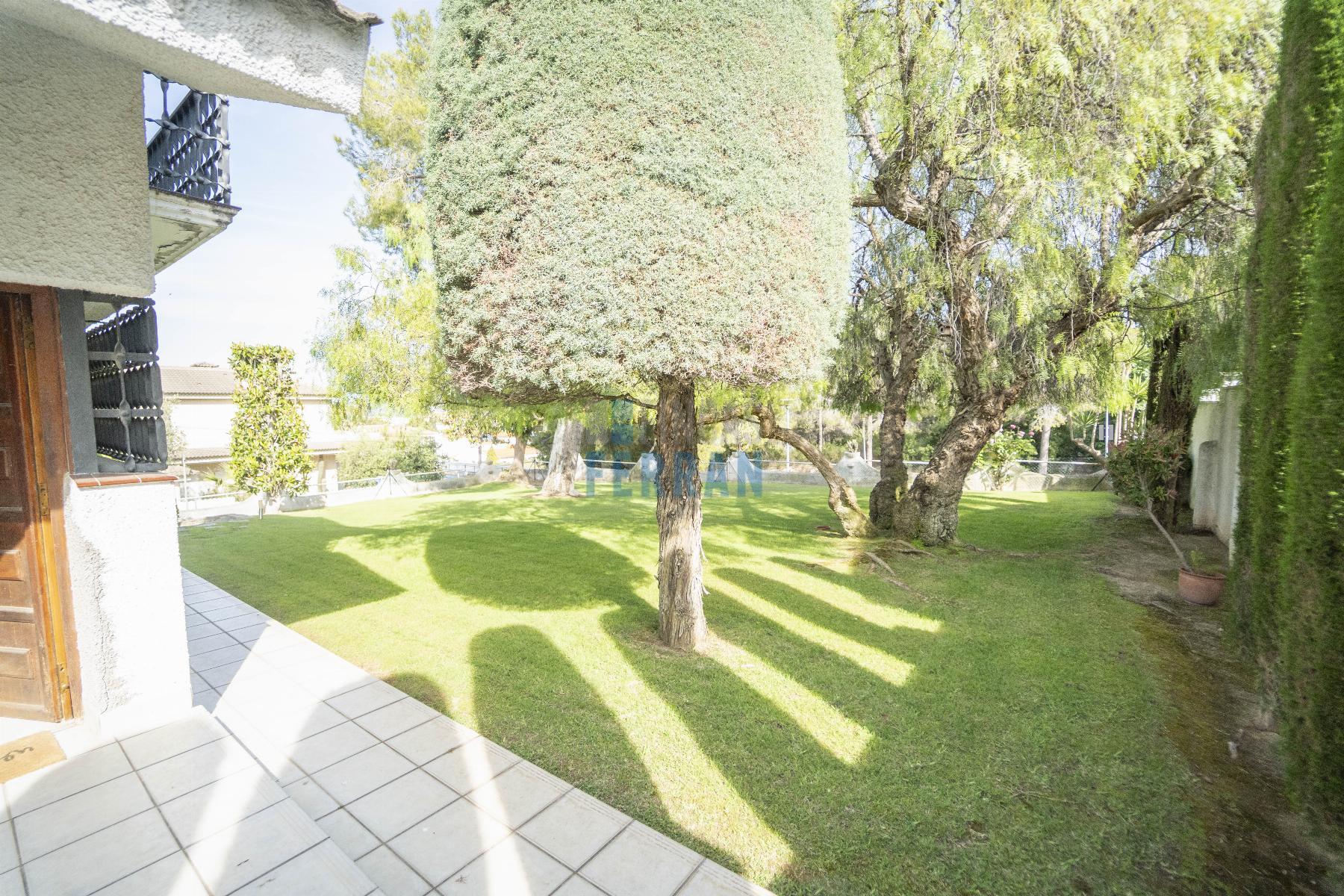 For sale of house in Coma - Ruga