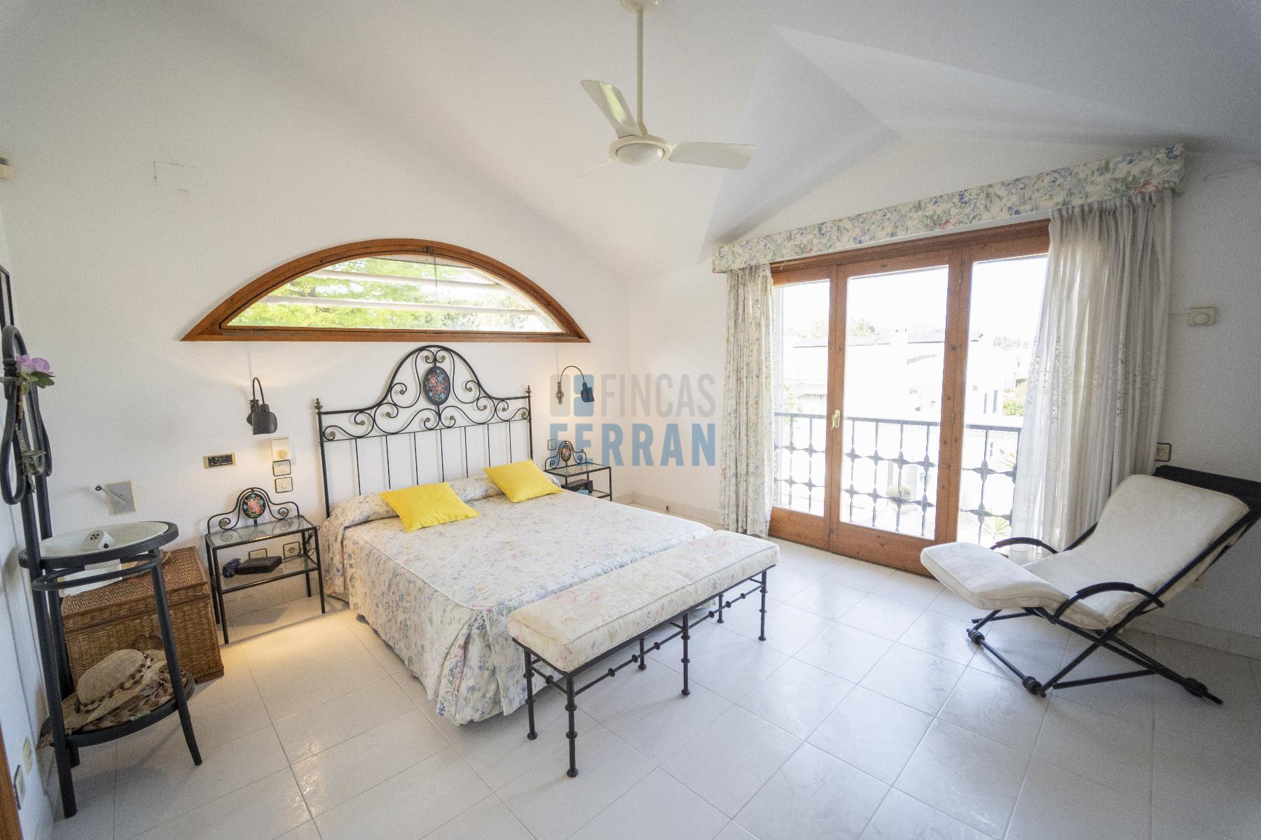 For sale of house in Coma - Ruga
