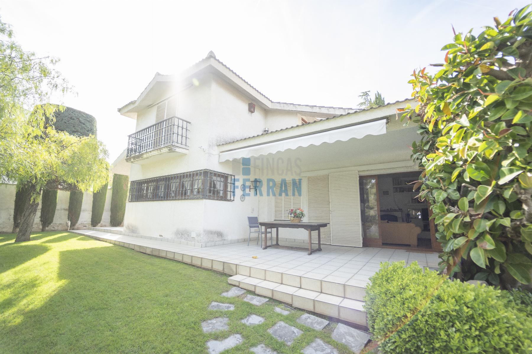 For sale of house in Coma - Ruga