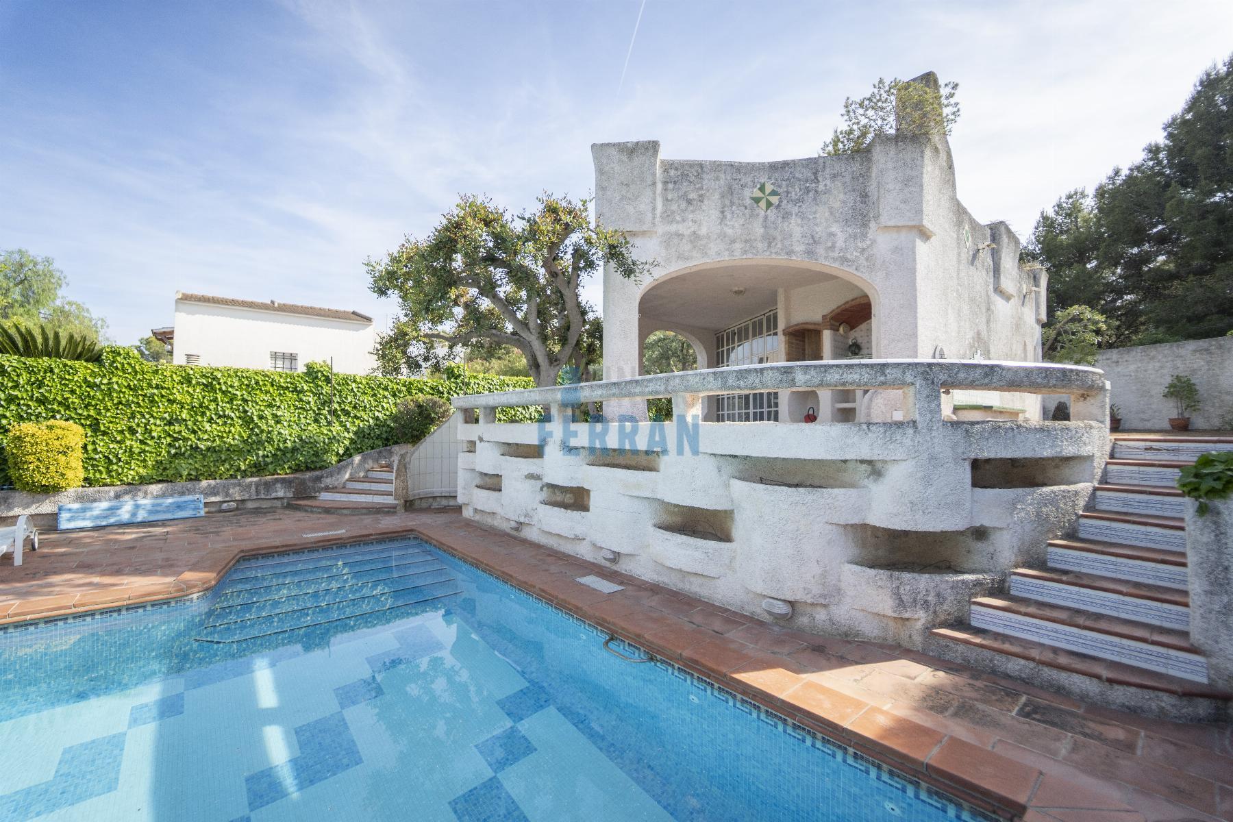 For sale of house in Coma - Ruga