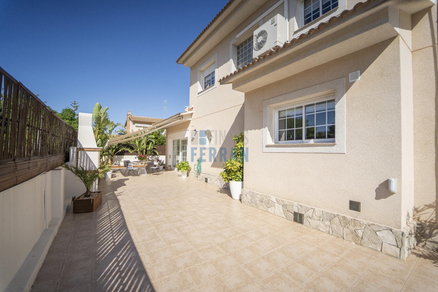 Venta de casa en Coma - Ruga