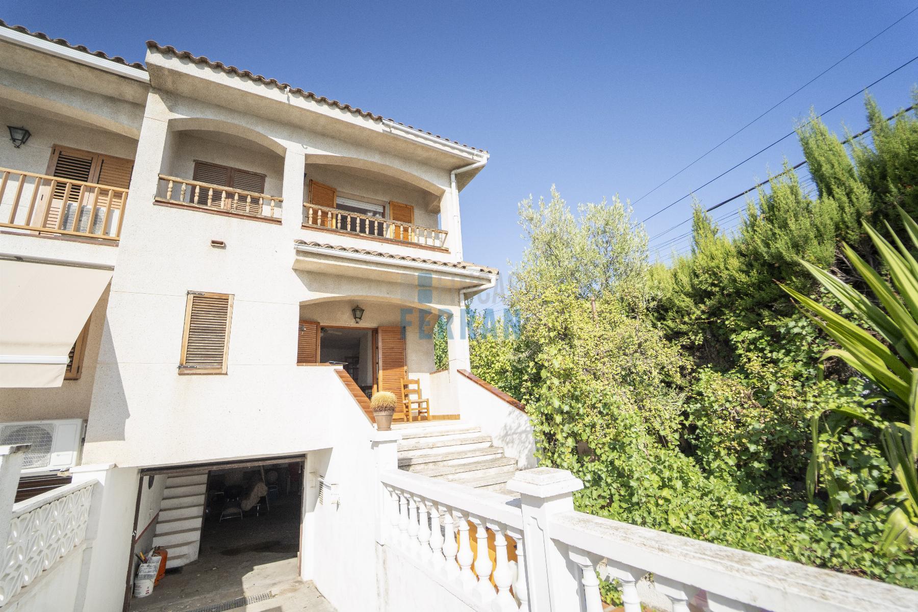 Venta de casa en Coma - Ruga
