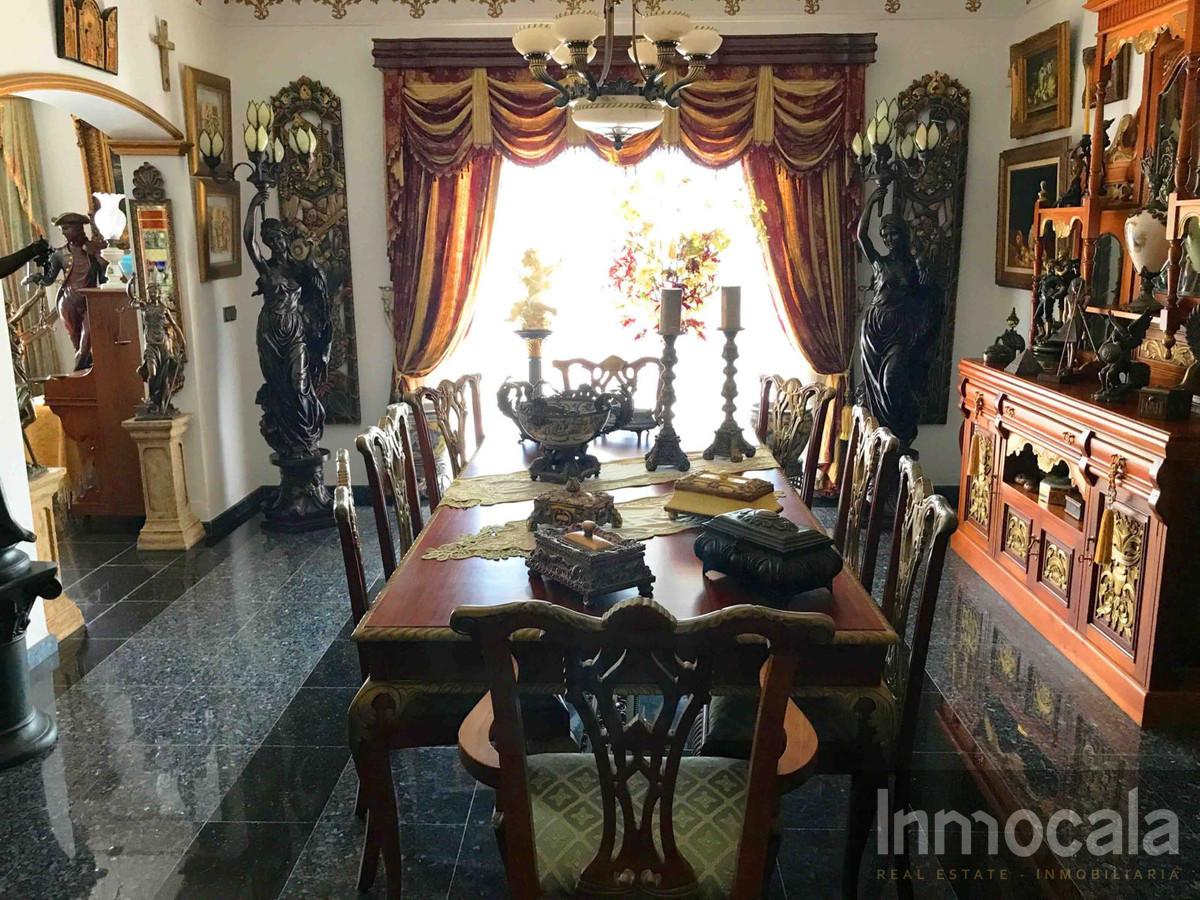 For sale of villa in Mijas