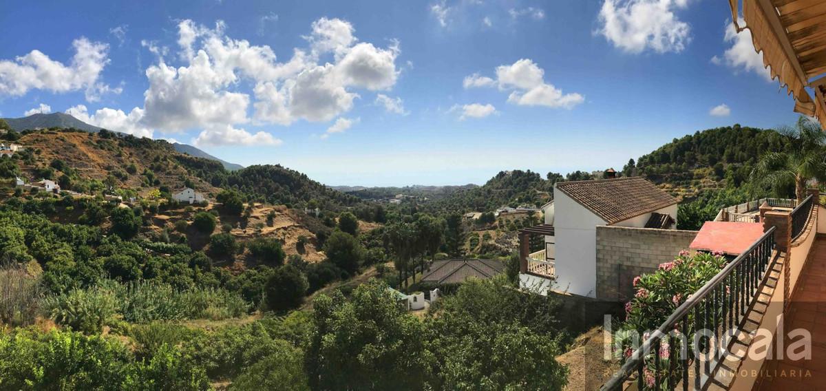 For sale of villa in Mijas
