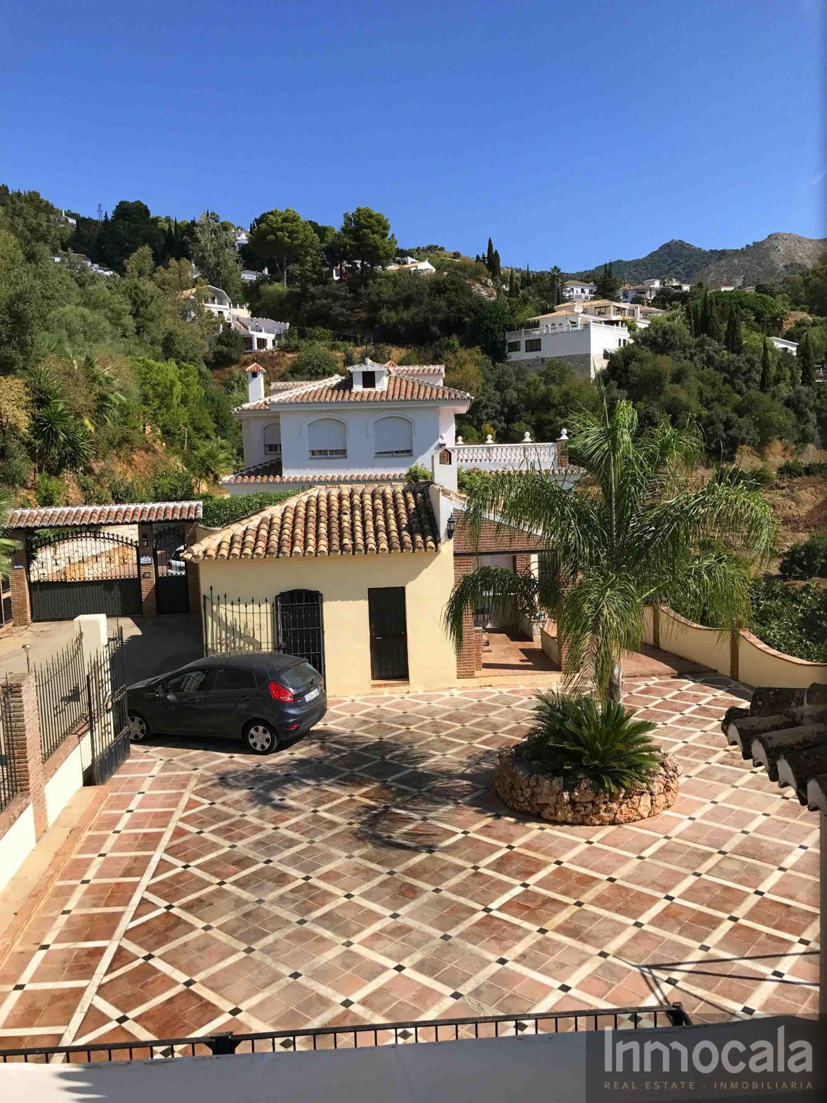 For sale of villa in Mijas
