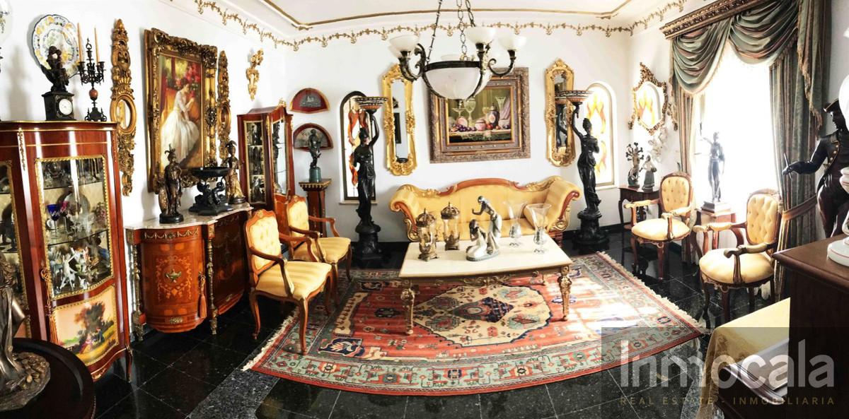 For sale of villa in Mijas