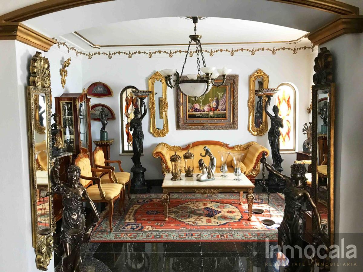 For sale of villa in Mijas