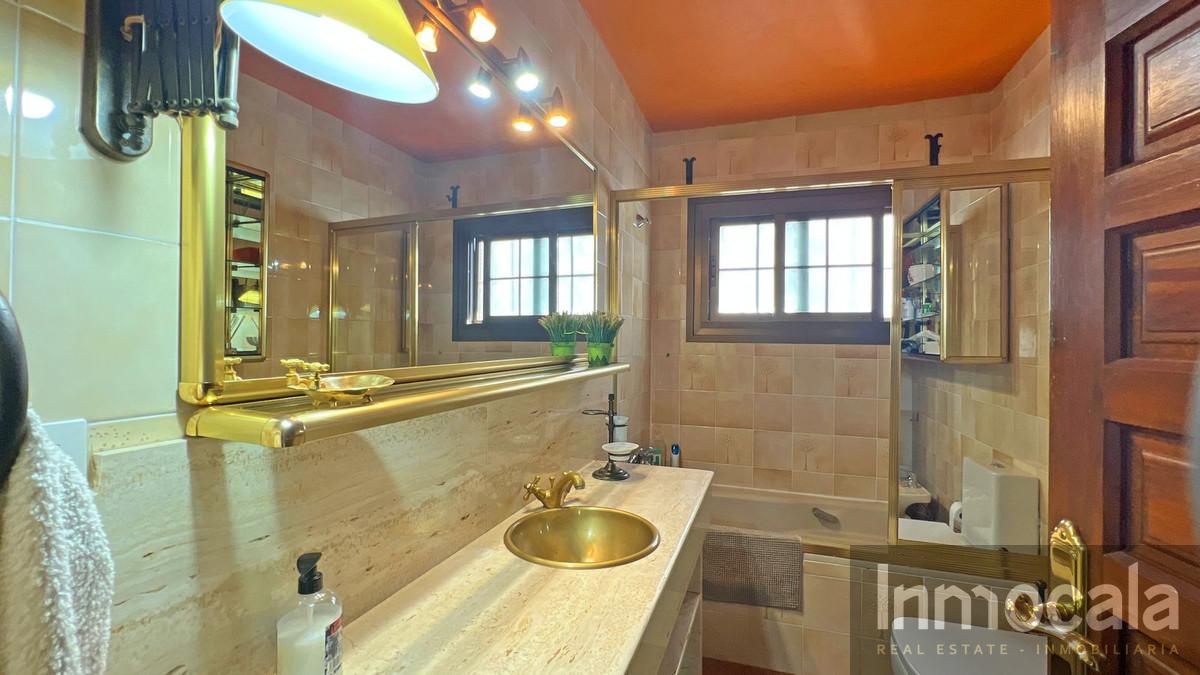 For sale of villa in Mijas
