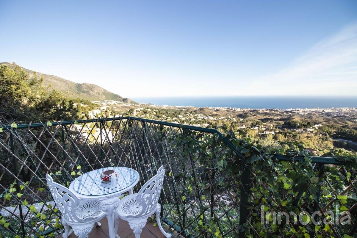 For sale of villa in Mijas