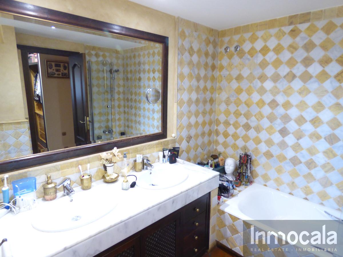 For sale of villa in Mijas