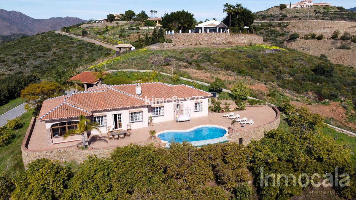 For sale of villa in Mijas