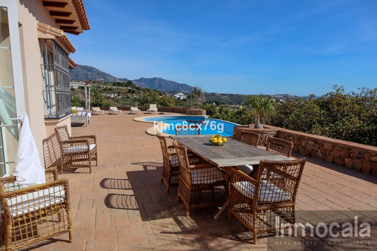 For sale of villa in Mijas