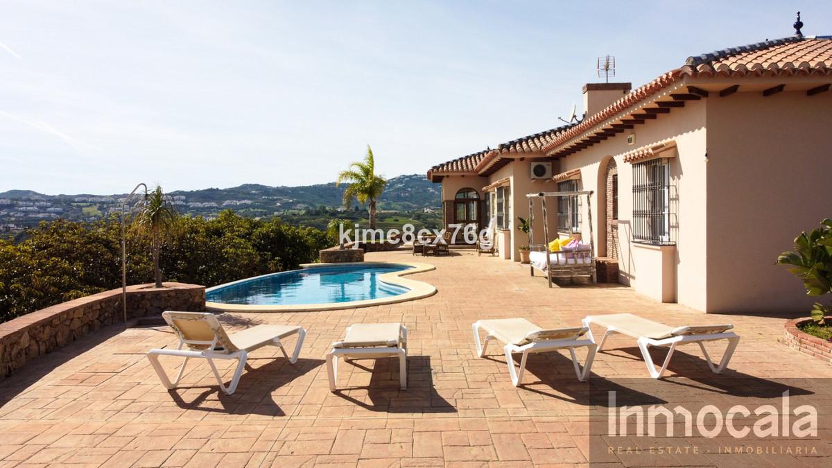 For sale of villa in Mijas