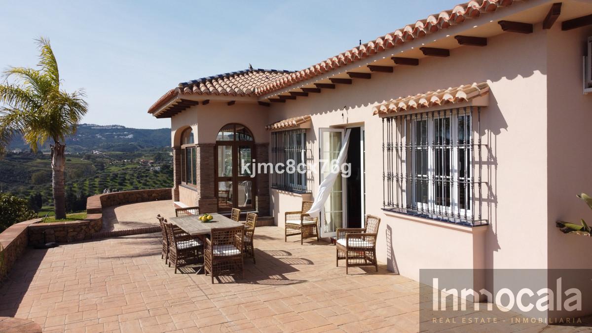 For sale of villa in Mijas