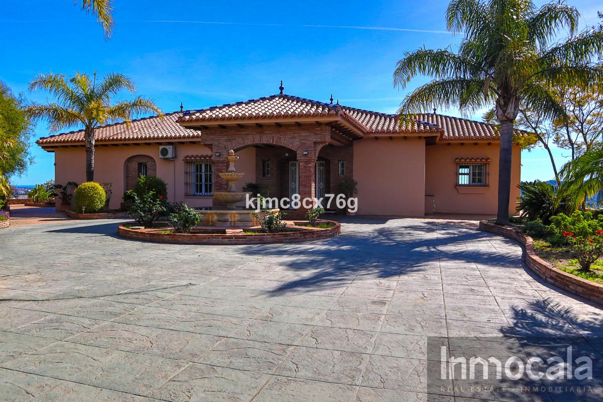 For sale of villa in Mijas