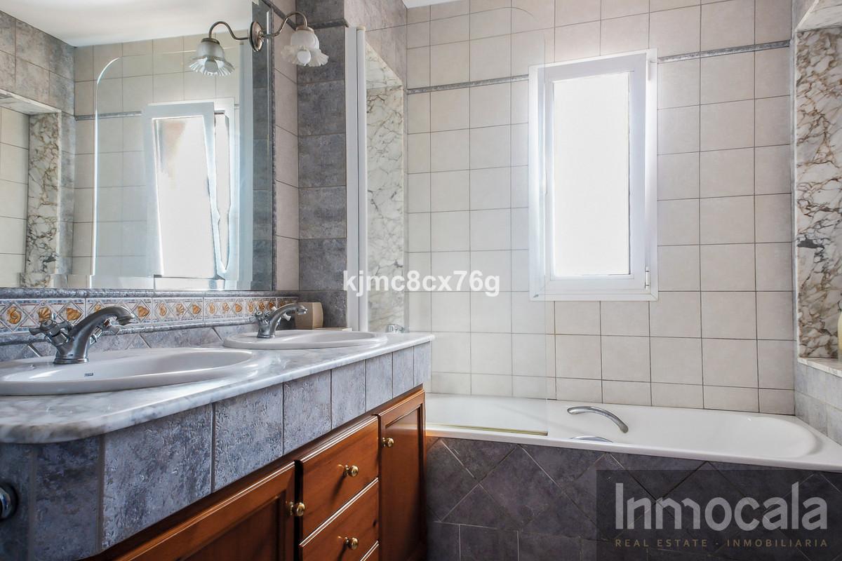 For sale of villa in Mijas
