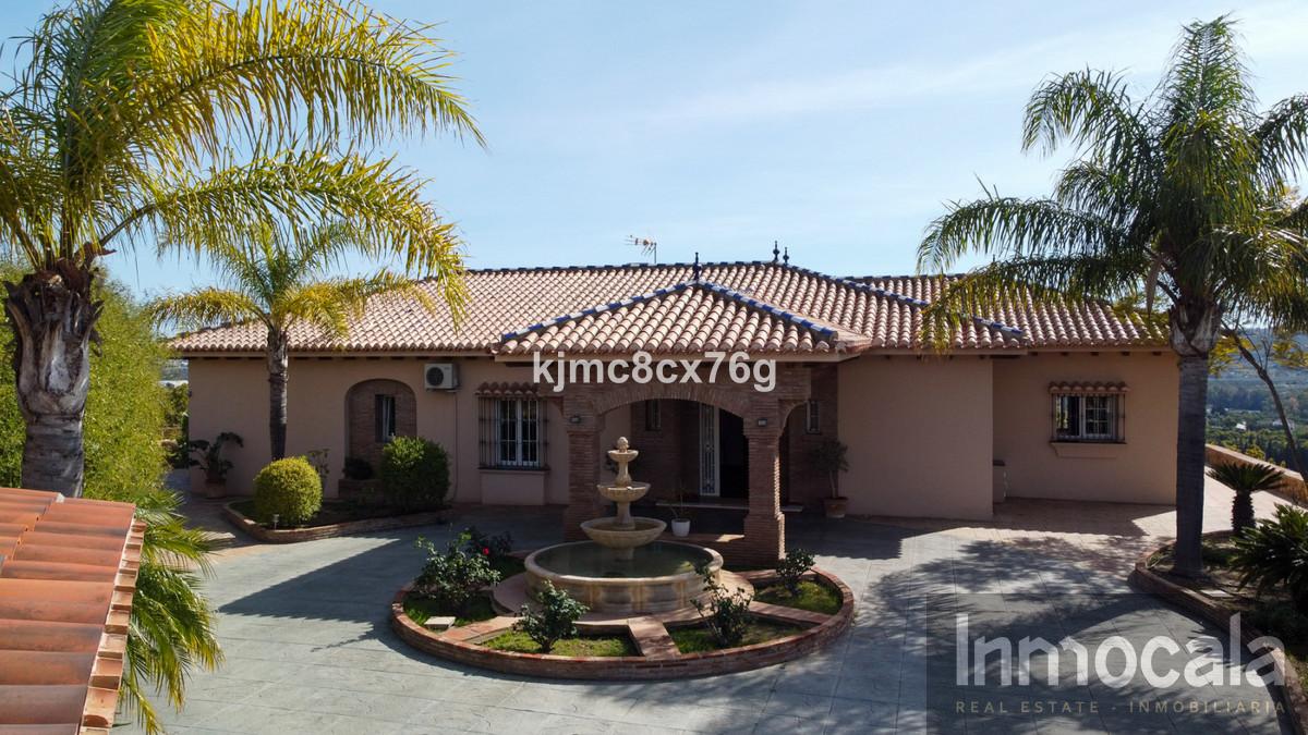 For sale of villa in Mijas