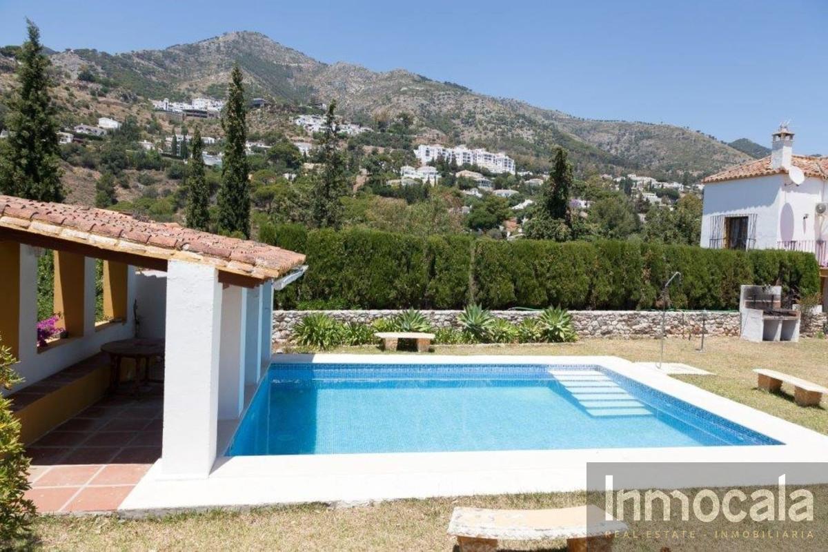 For sale of villa in Mijas