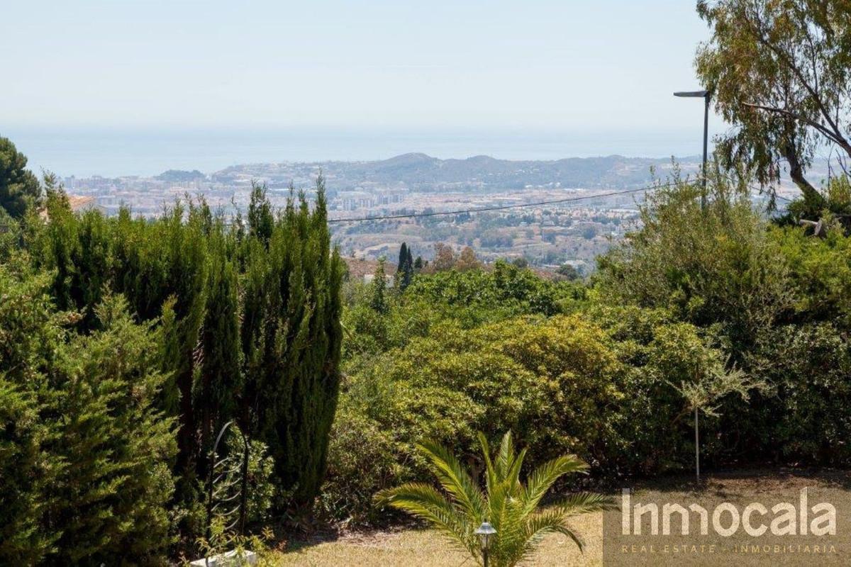 For sale of villa in Mijas