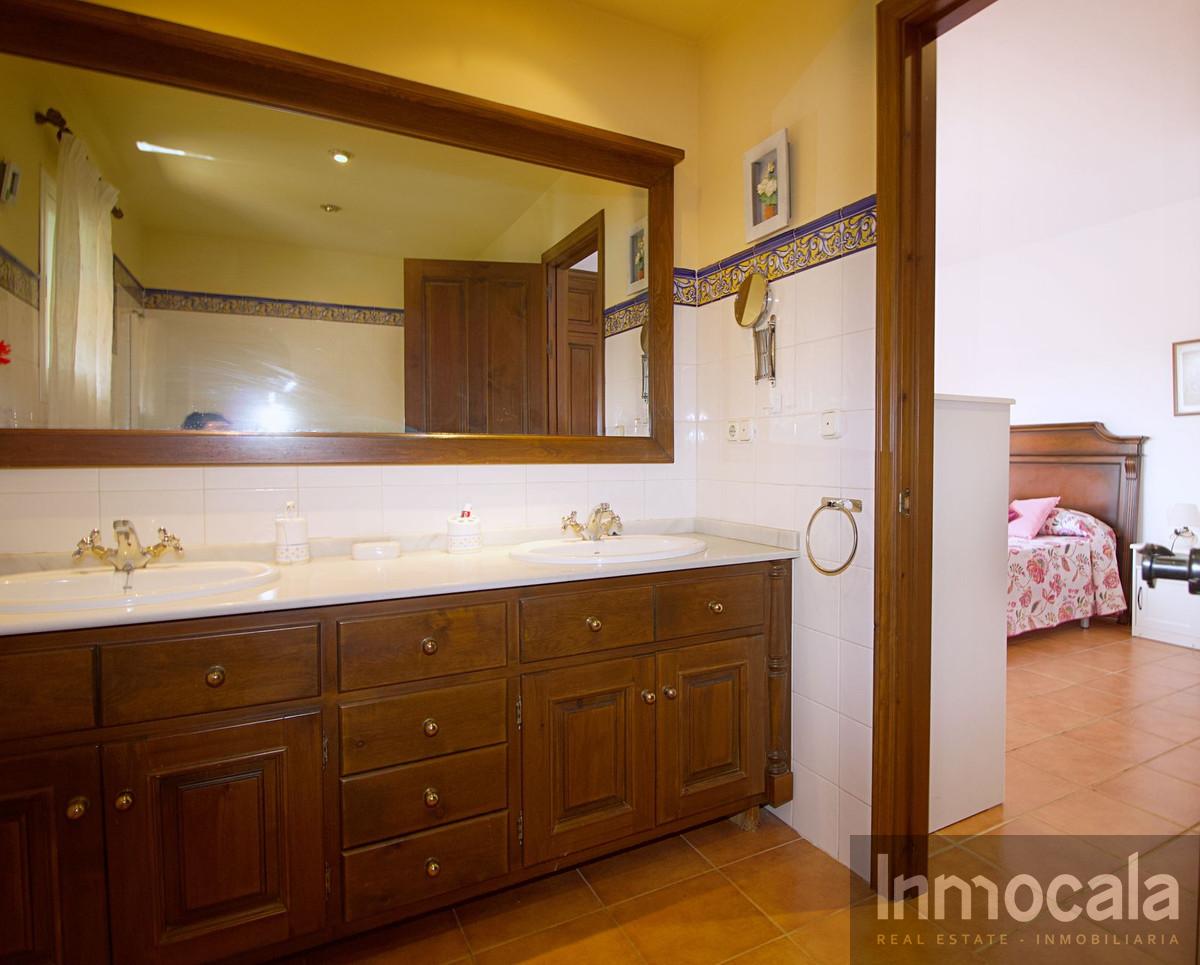 For sale of villa in Mijas