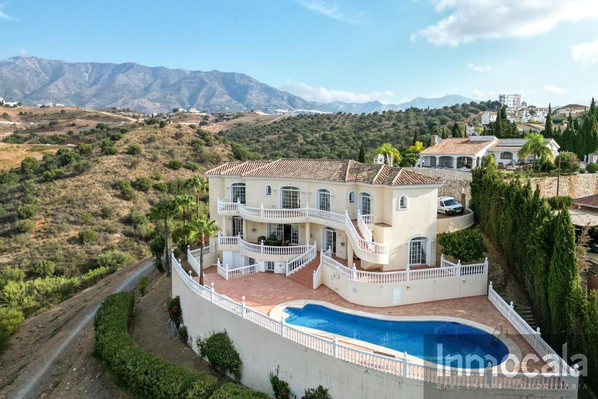 For sale of villa in Mijas Golf