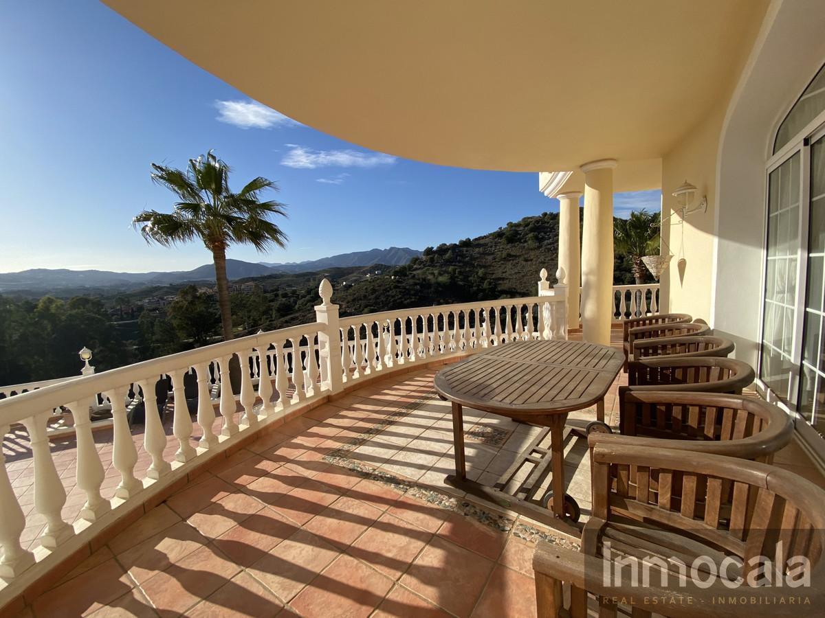 For sale of villa in Mijas Golf