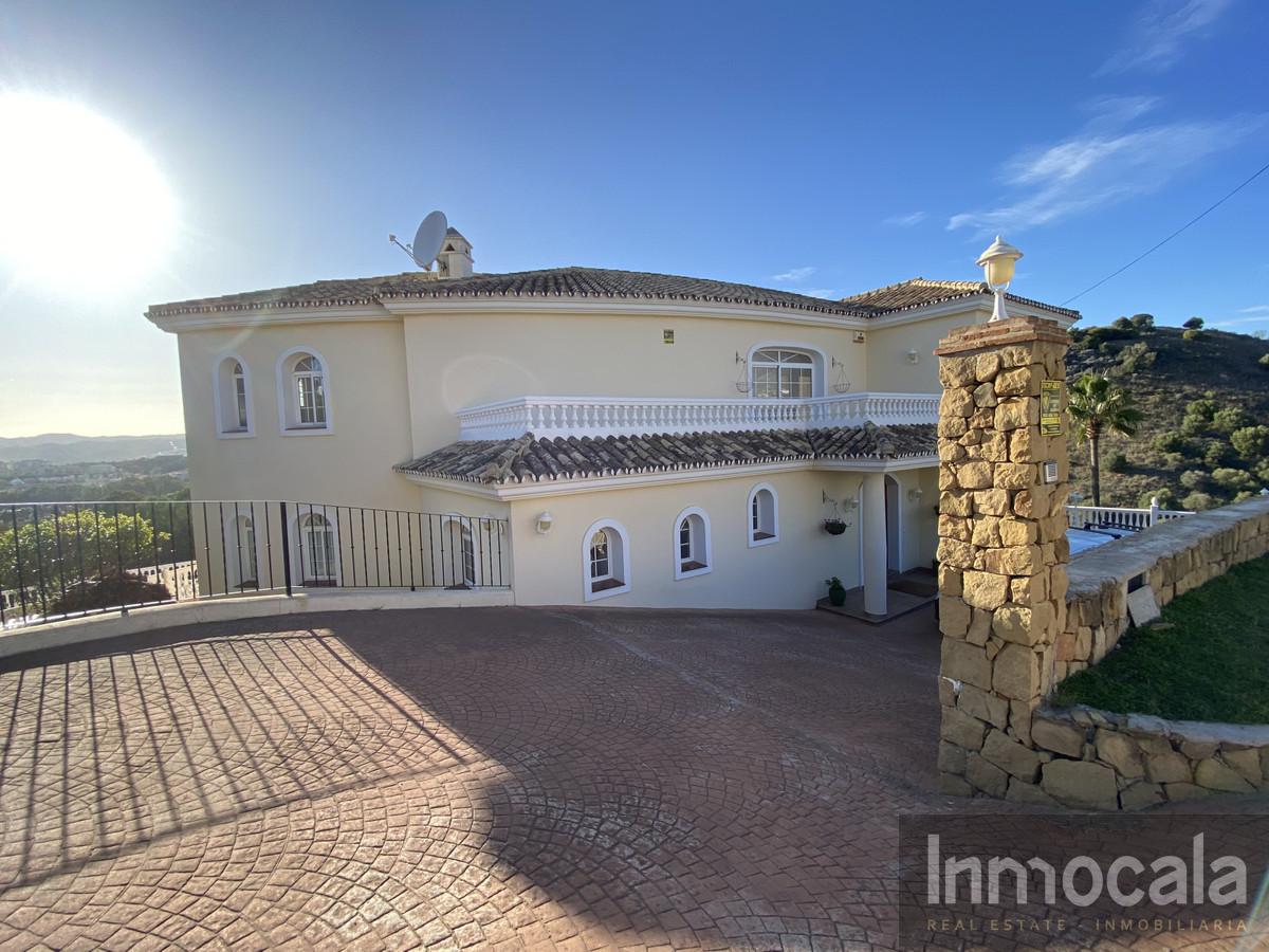 For sale of villa in Mijas Golf