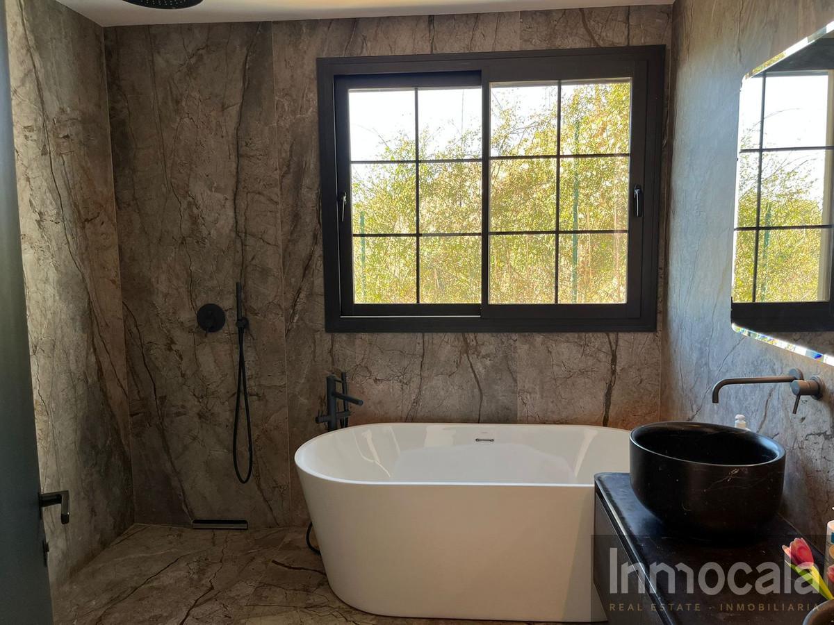 For sale of villa in Mijas