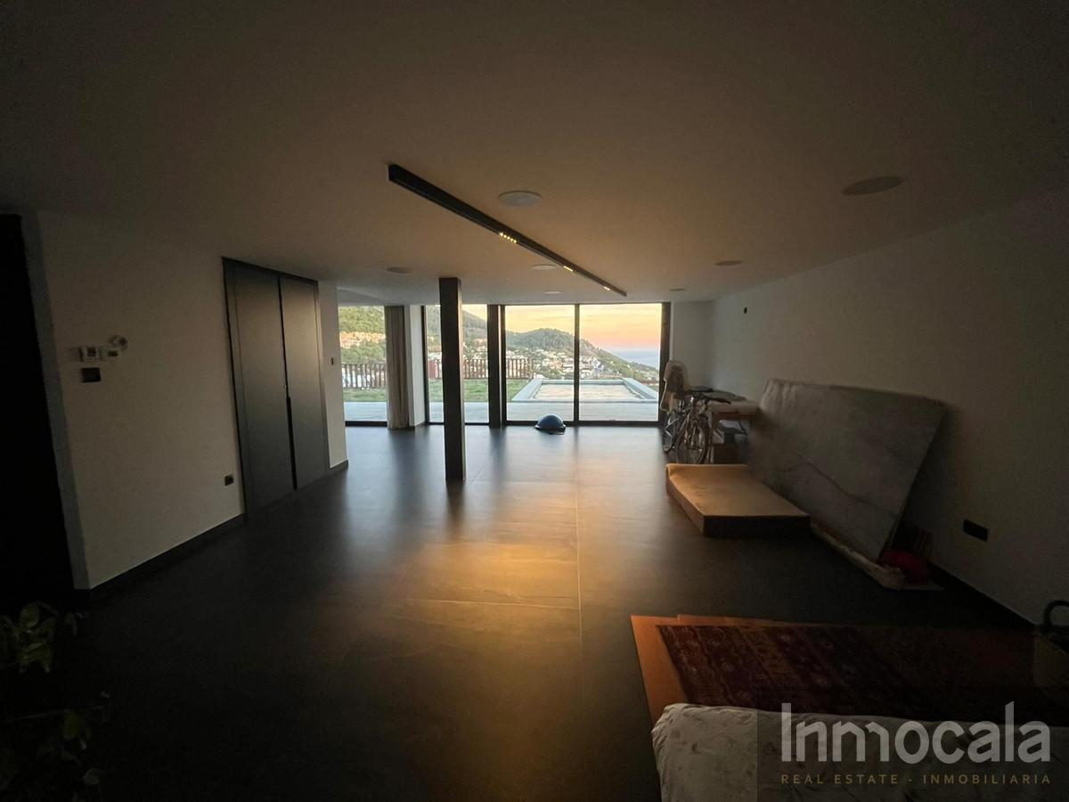 For sale of villa in Mijas