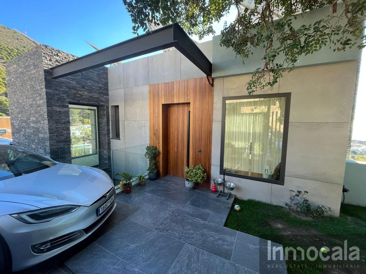 For sale of villa in Mijas