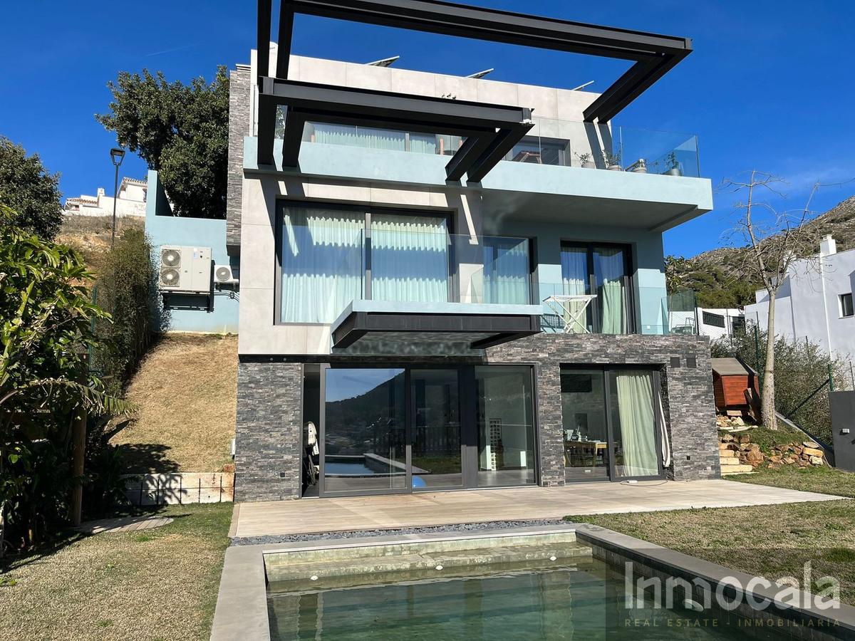 For sale of villa in Mijas