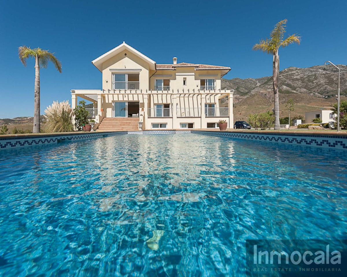 For sale of villa in Mijas