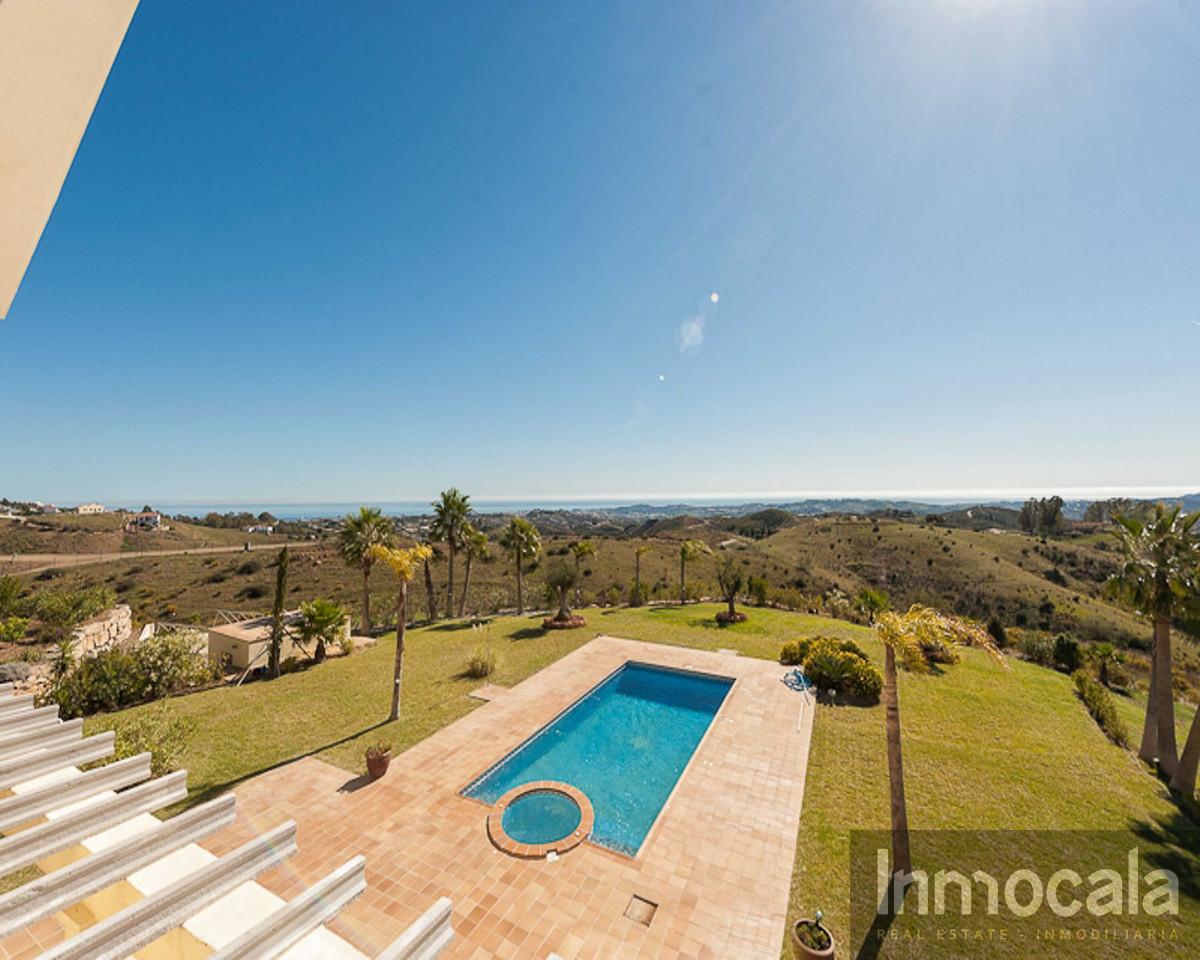 For sale of villa in Mijas