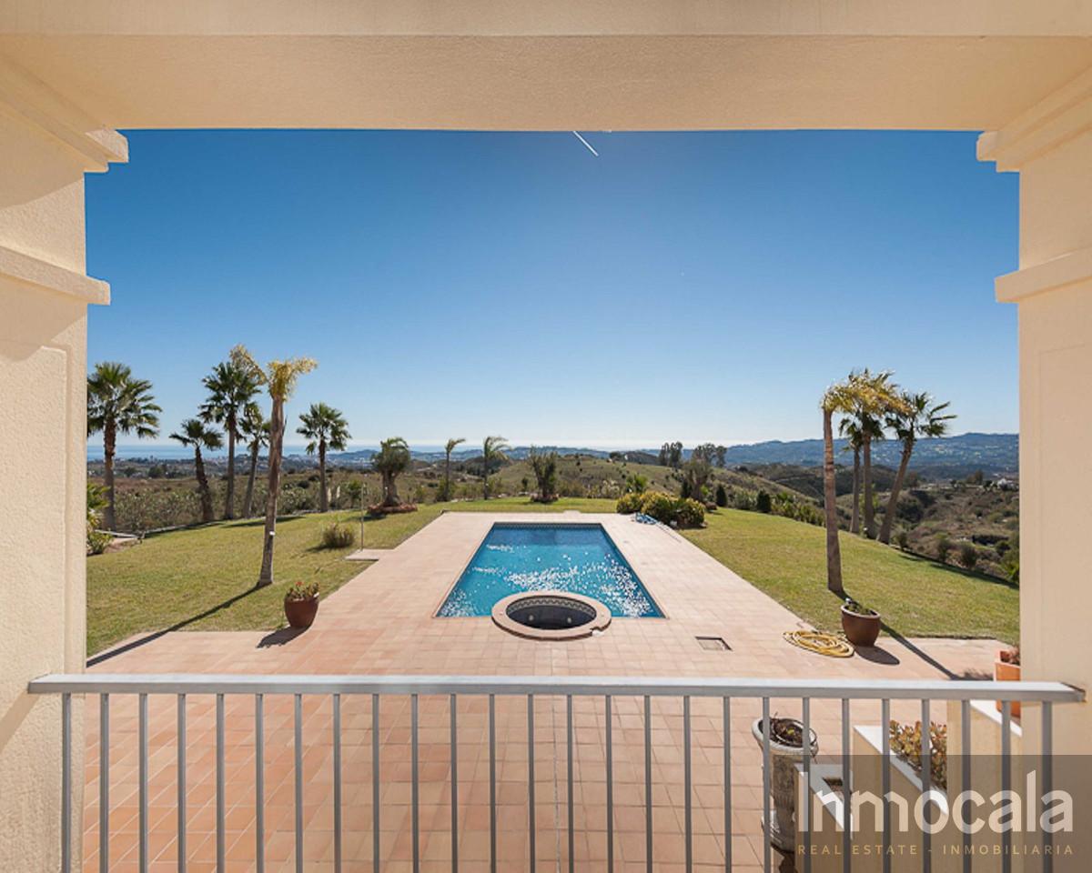 For sale of villa in Mijas