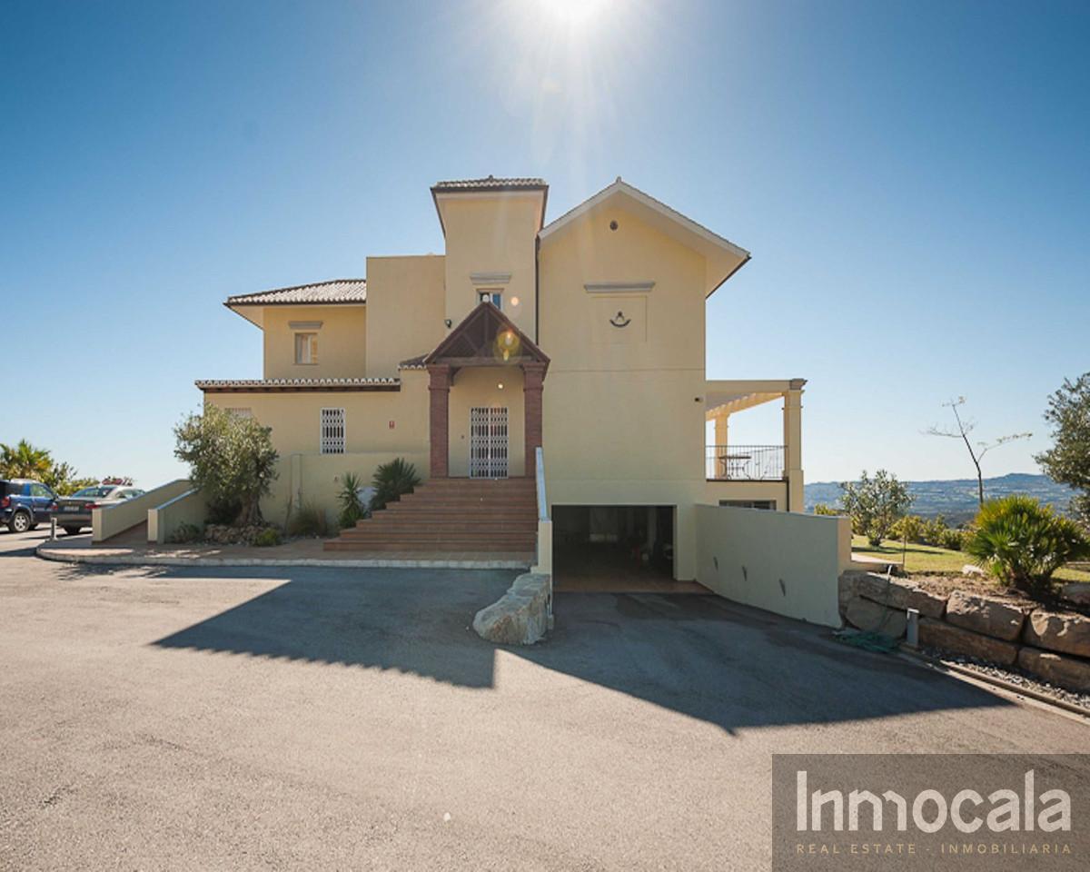 For sale of villa in Mijas