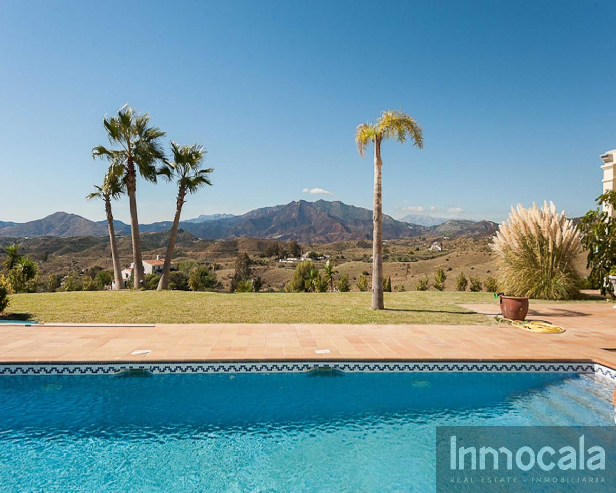 For sale of villa in Mijas