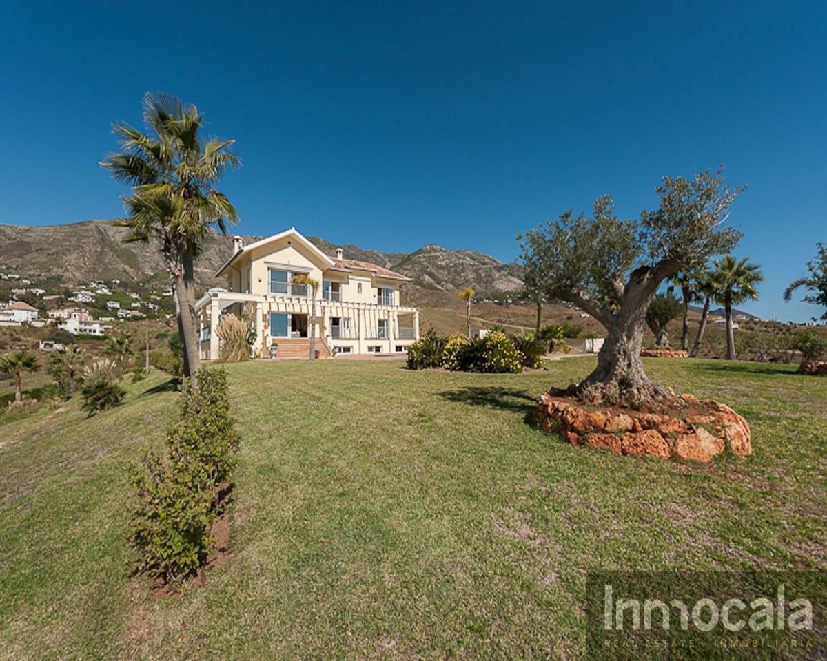 For sale of villa in Mijas