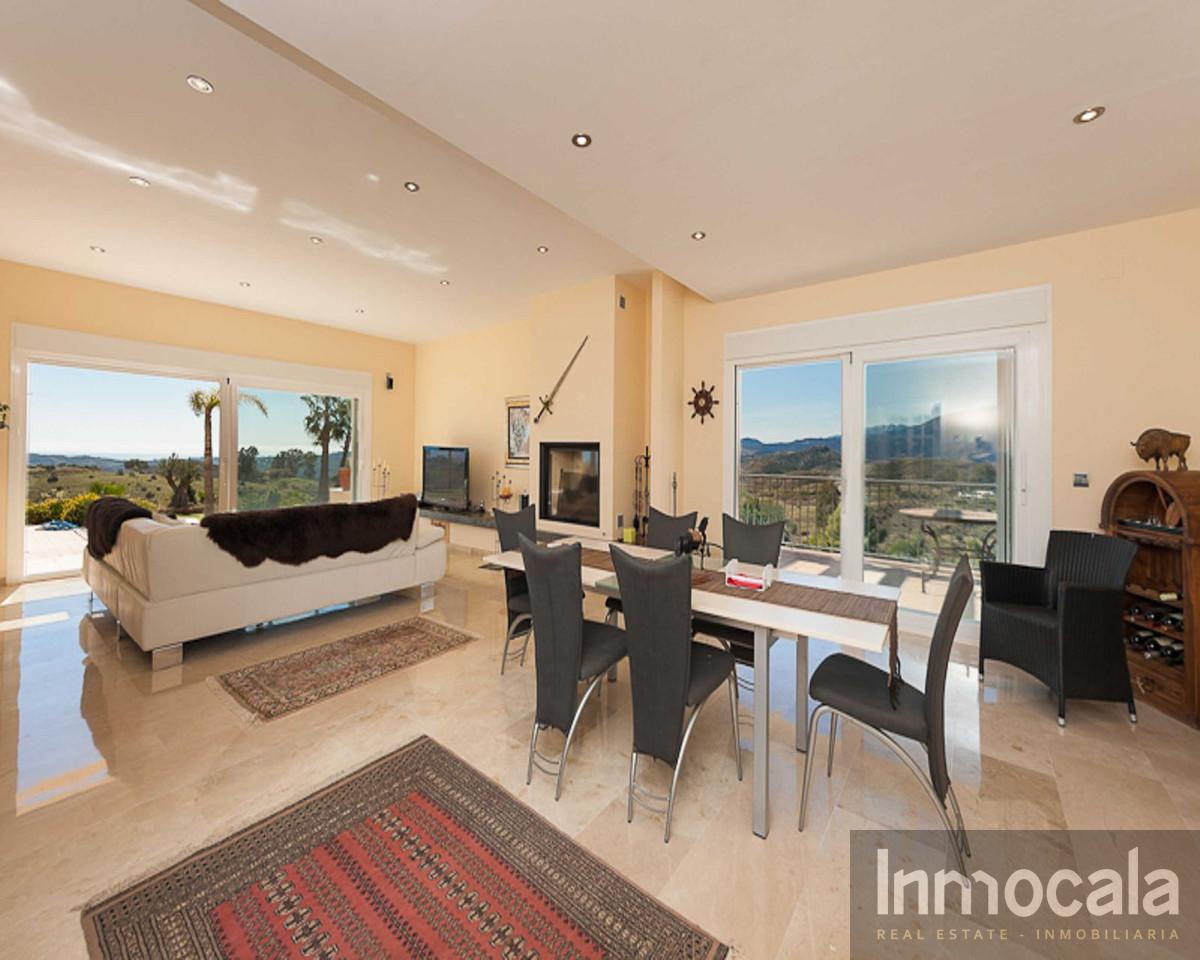 For sale of villa in Mijas