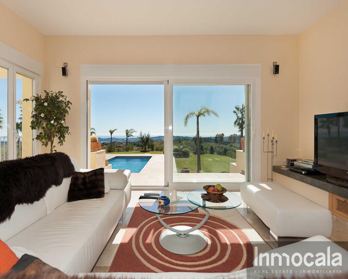 For sale of villa in Mijas