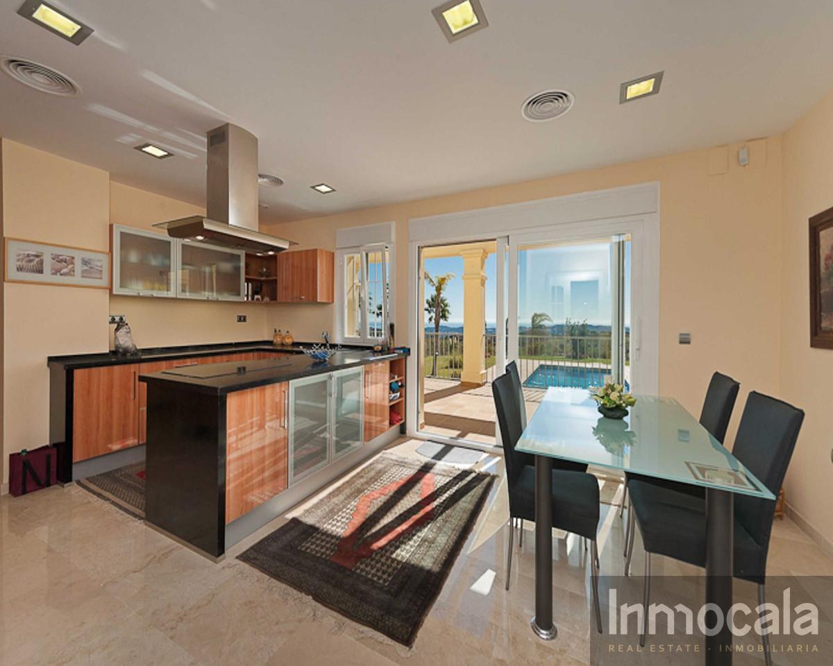 For sale of villa in Mijas