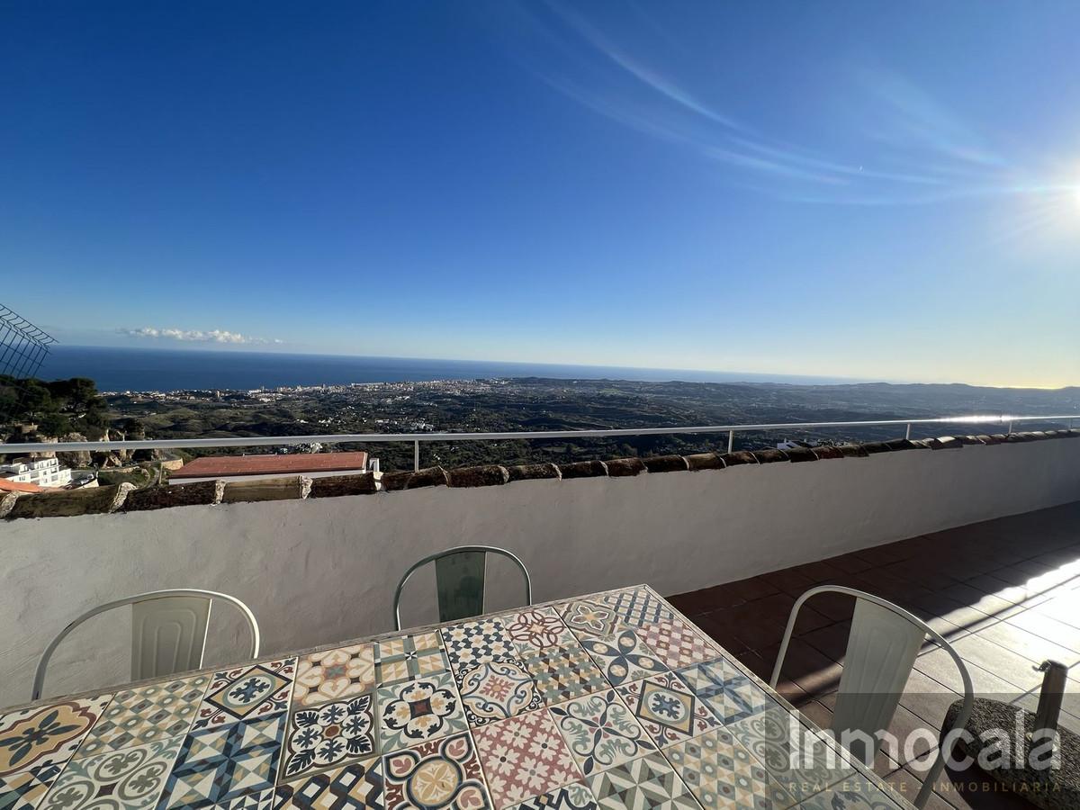 For sale of villa in Mijas